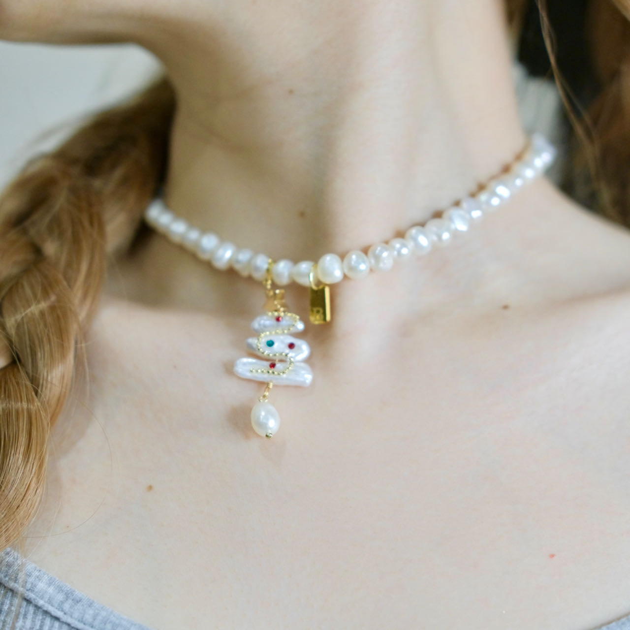 Dijes de letras personalizados con colgante de perlas de árbol de Navidad, collar de perlas para mujer, conjunto de colgante de perlas de Navidad, joyería de moda