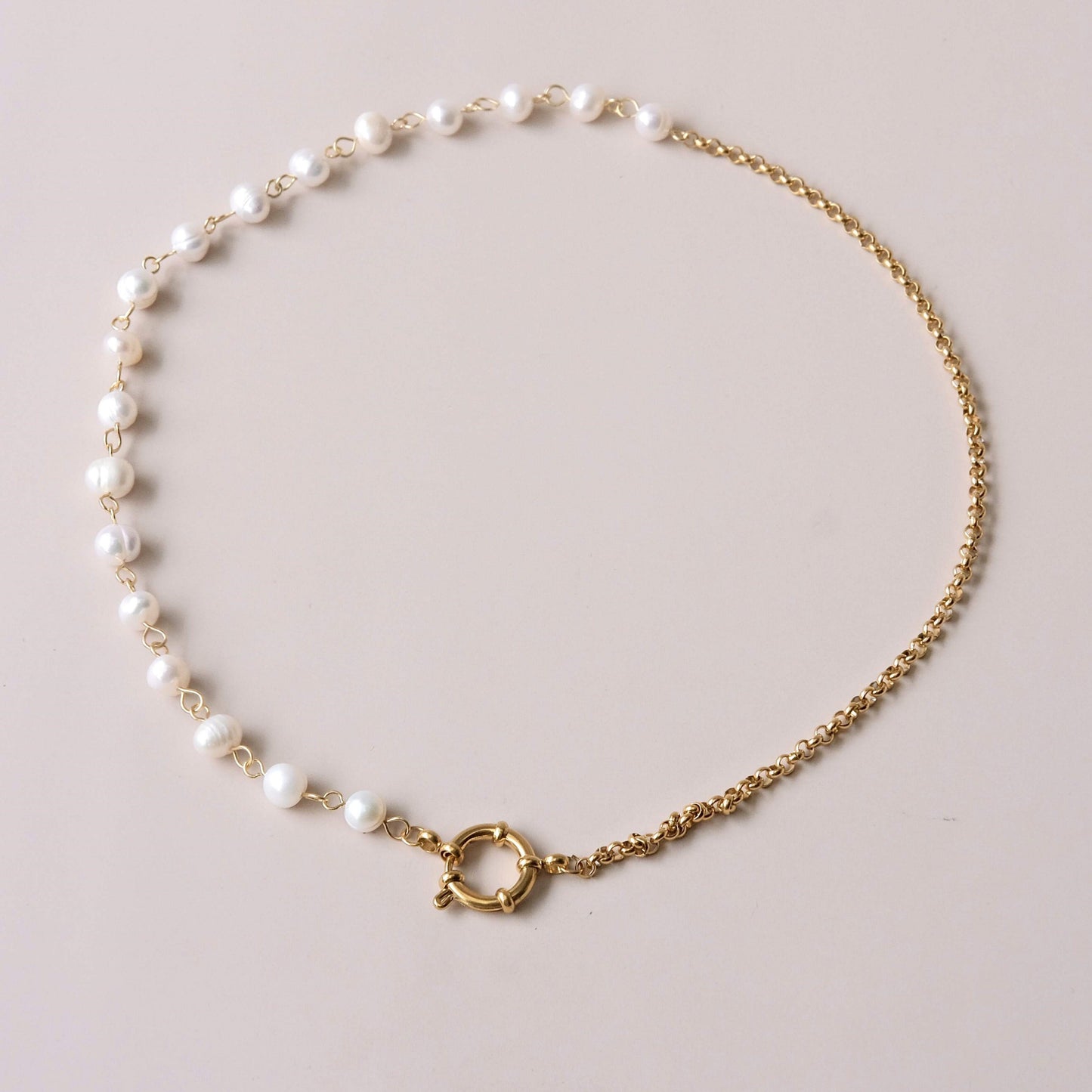 SÓLO BÁSICO Collar personalizado básico de Perlas y Cadena caja Harmony