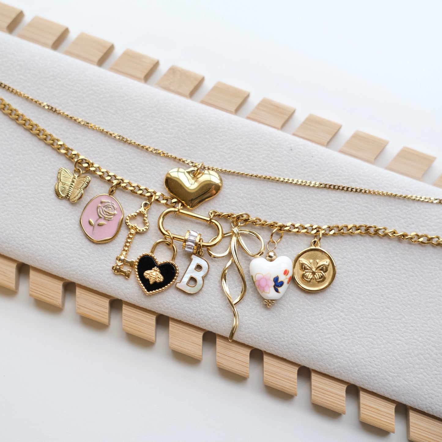 Bee heart Oval Clasp two layer Chain-customization
