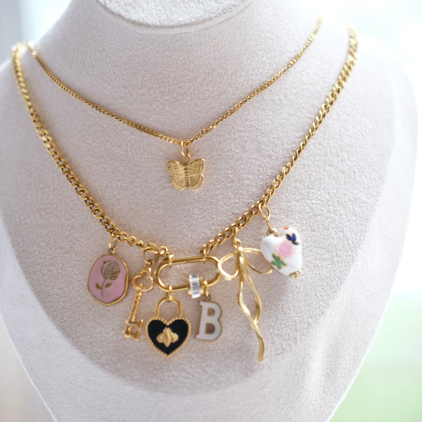 Bee heart Oval Clasp two layer Chain-customization