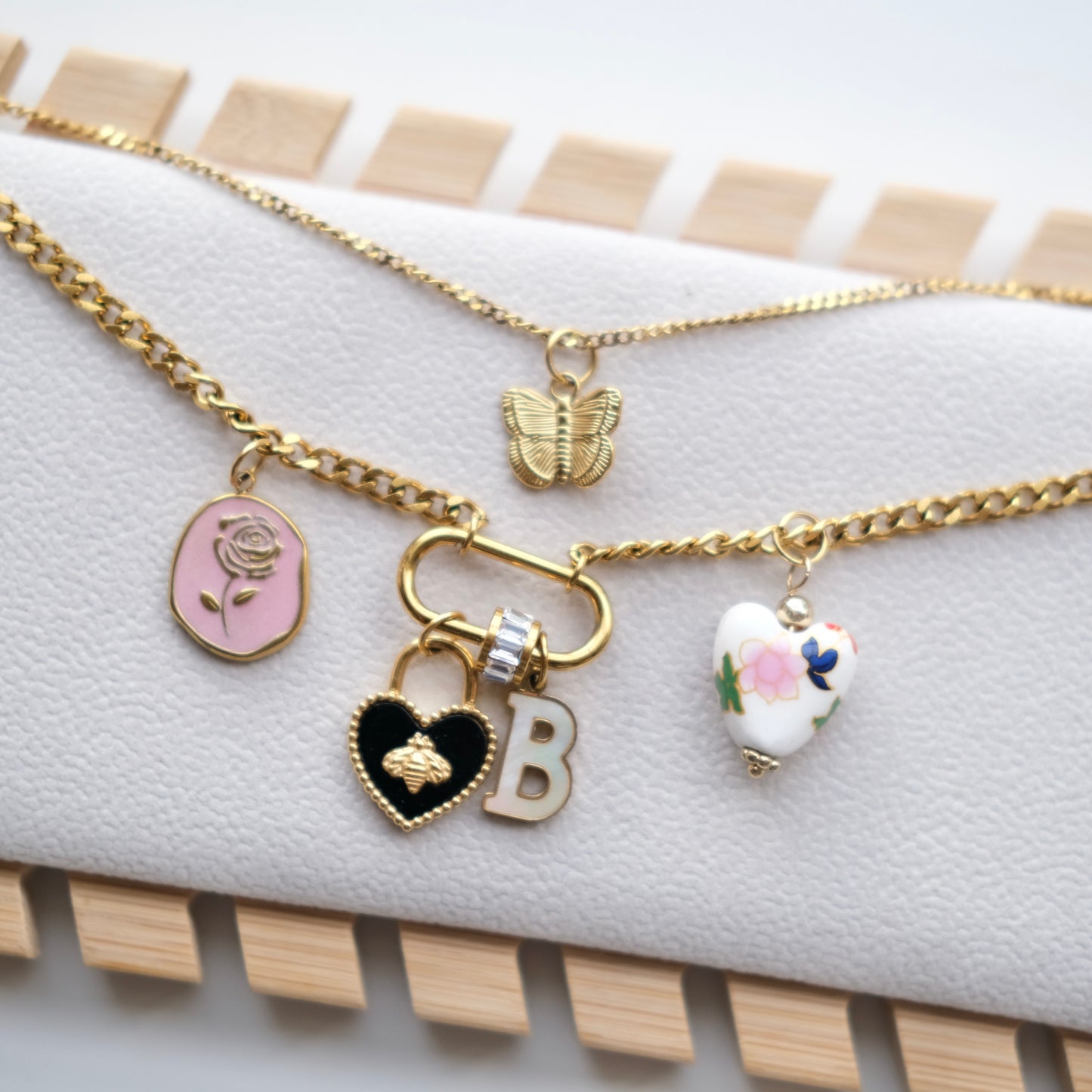 Bee heart Oval Clasp two layer Chain-customization