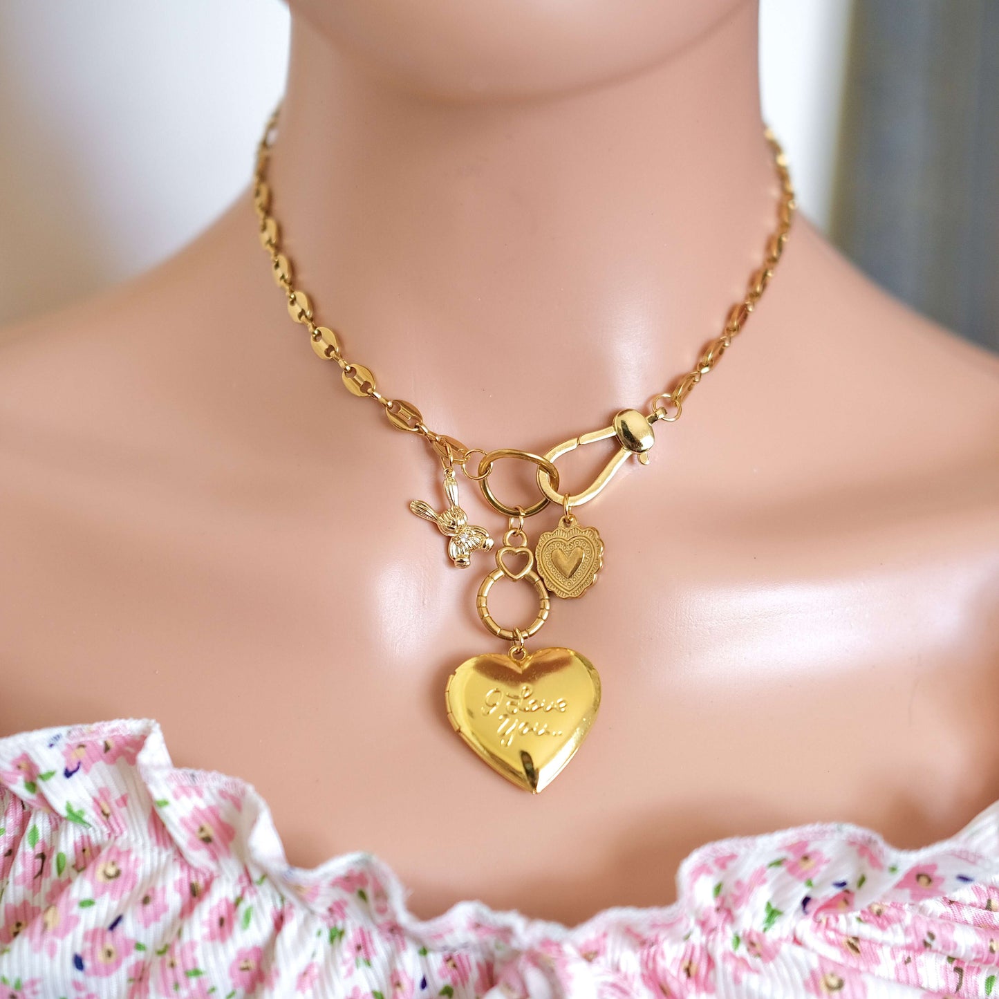 Little rabbit vintage heart pendent necklace