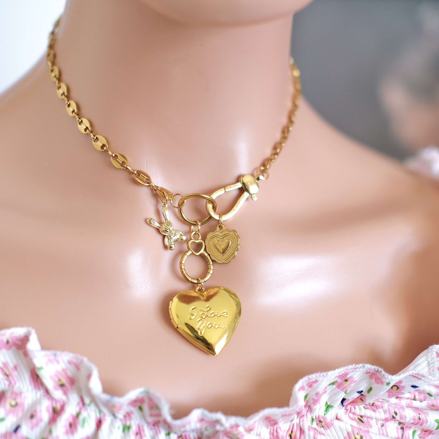 Little rabbit vintage heart pendent necklace