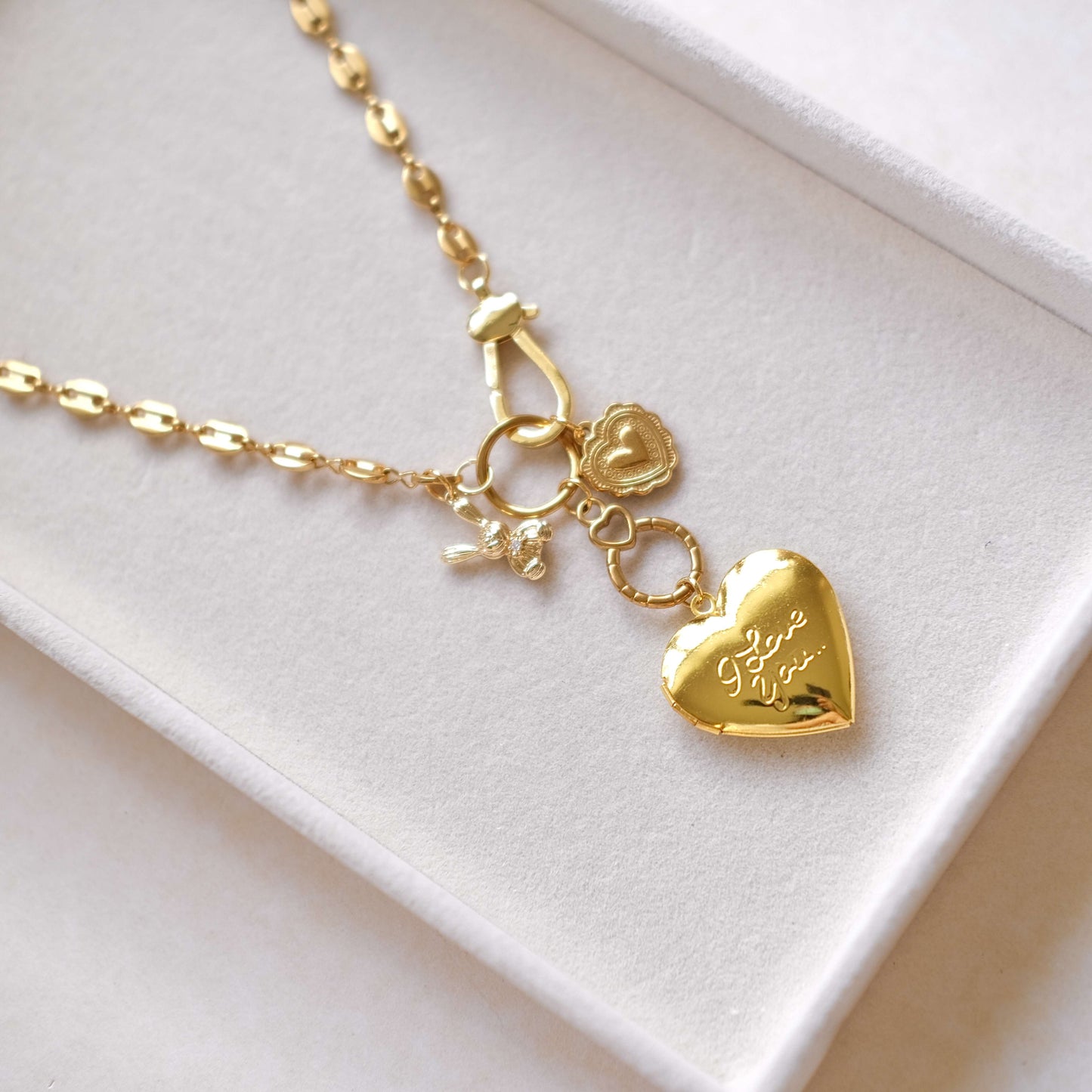 Little rabbit vintage heart pendent necklace