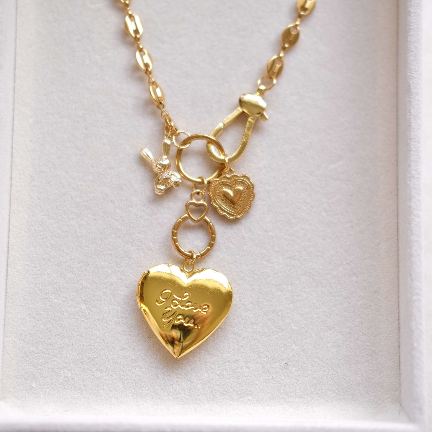 Little rabbit vintage heart pendent necklace