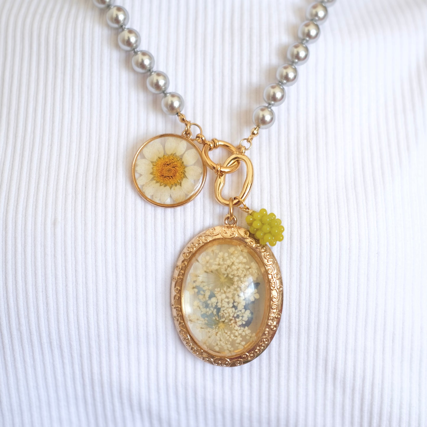 Pressed Flower Sunflower Necklace - Faux Grey Pearls