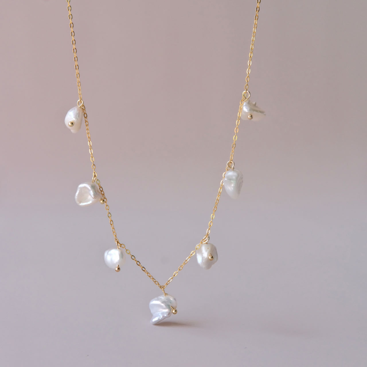 Collar de perlas barrocas joyería de mujer de moda