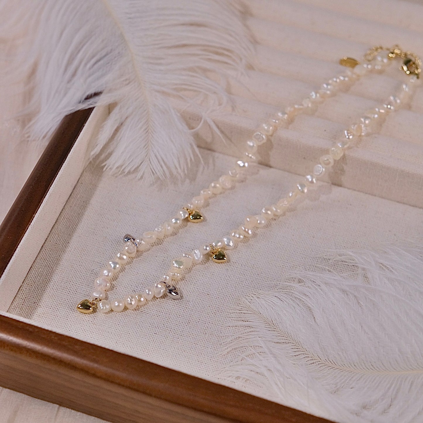 pequeño corazón de oro y corazón de plata con perlas collar joyería moda mujer
